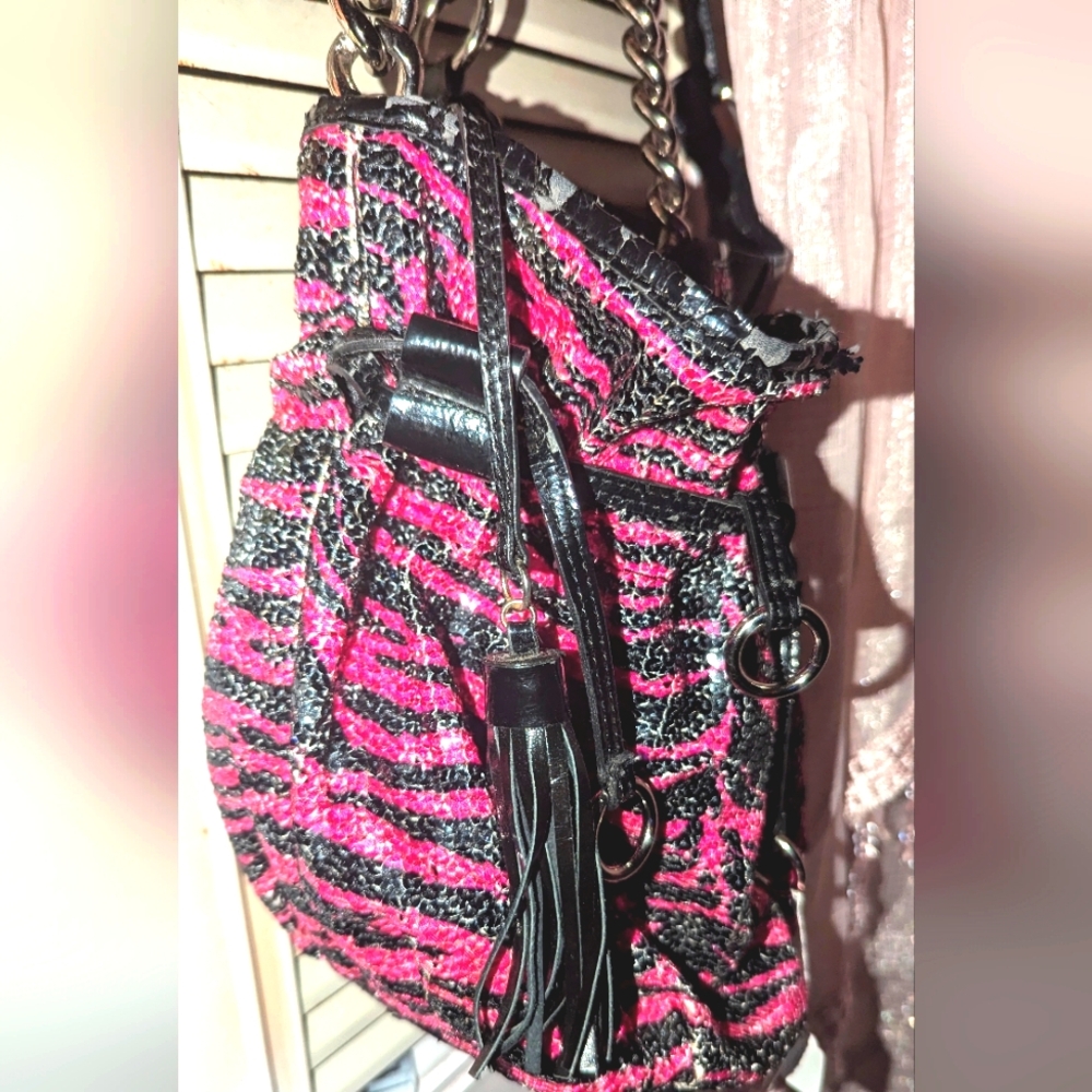 Fuchsia and black sequenced shoulder bag